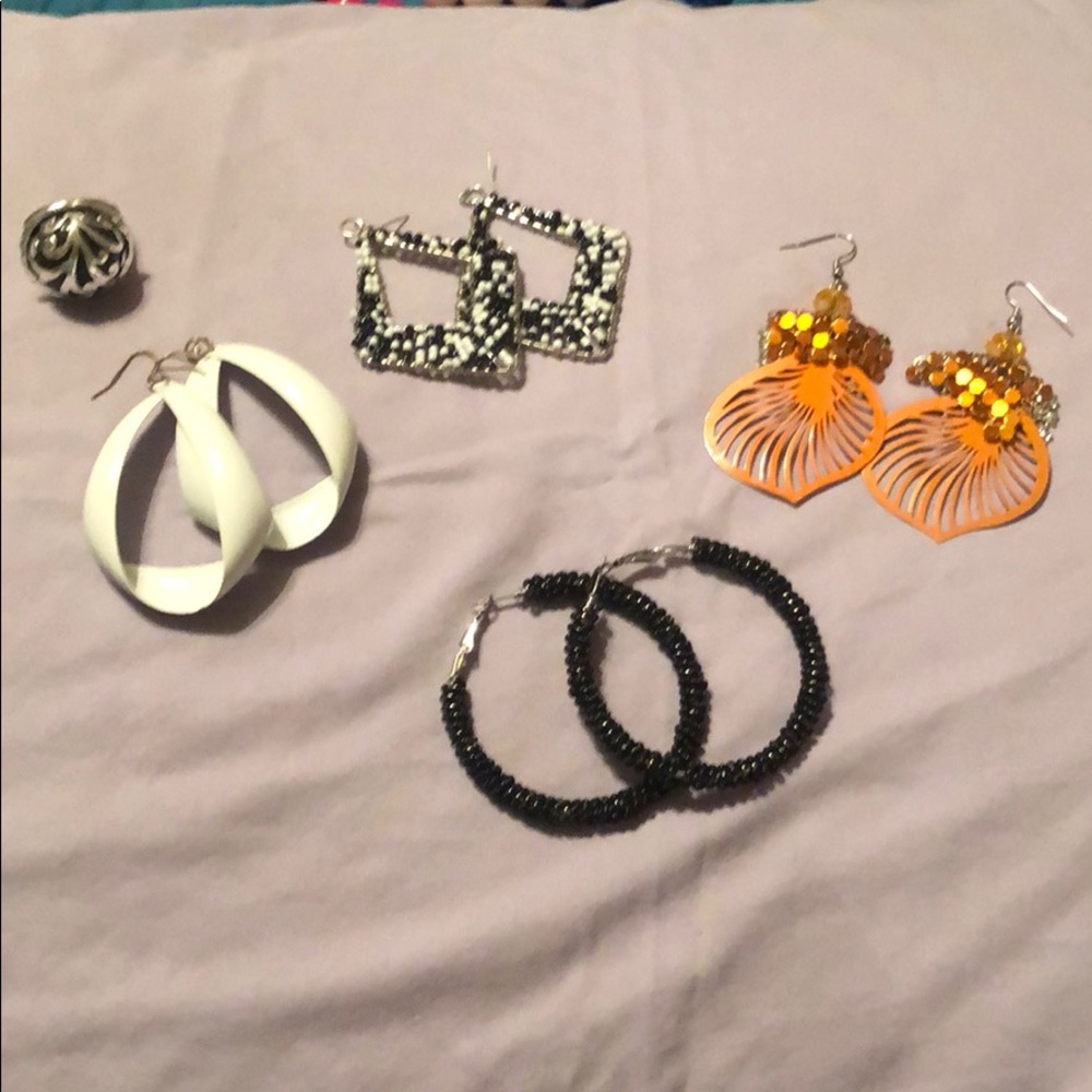 Lot of costume jewelry